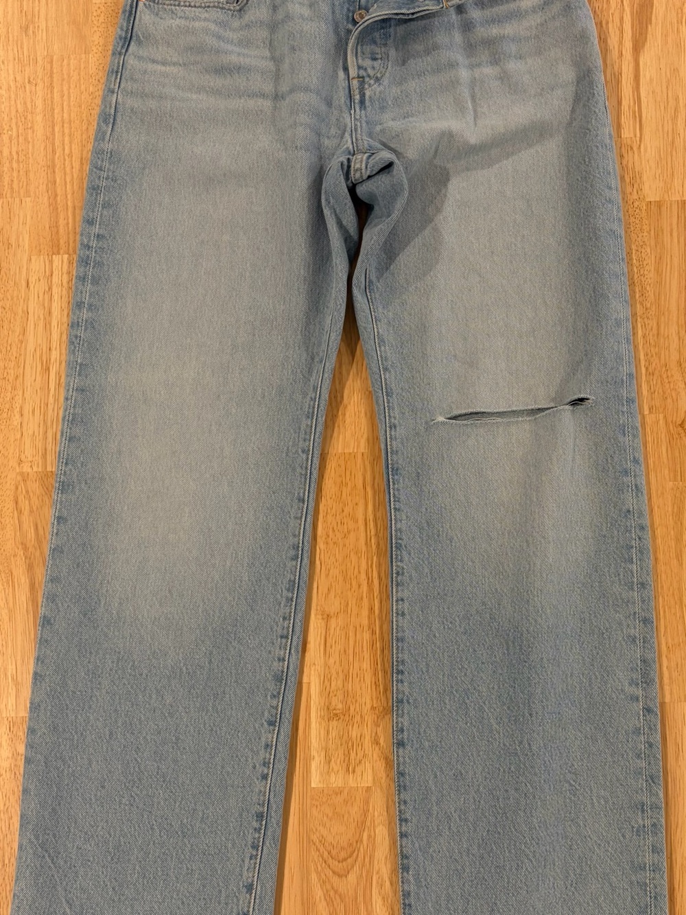 Levi's Light Blue Straight-Leg Jeans with Knee Rip